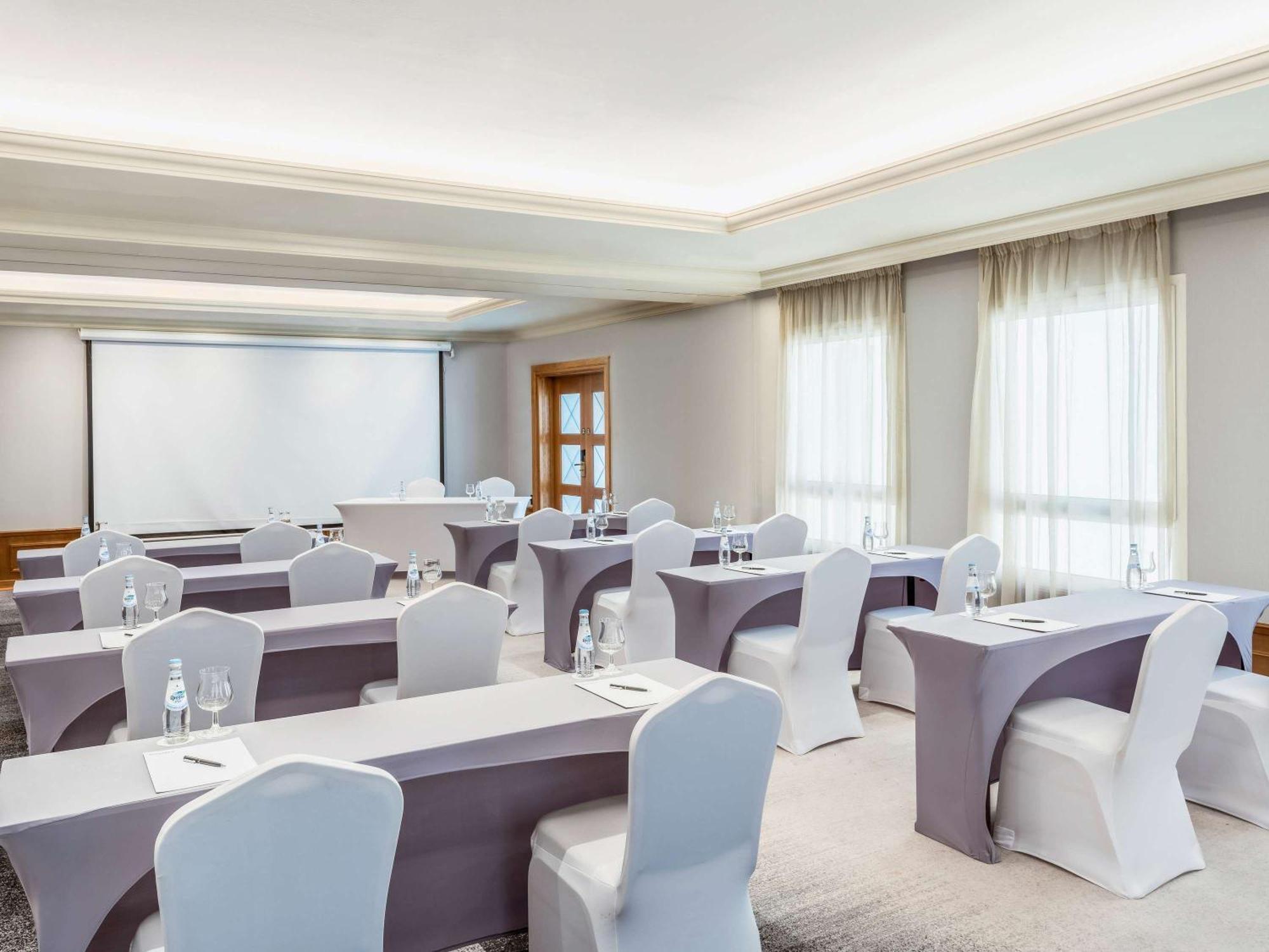 Moevenpick Hotel Doha Eksteriør bilde
